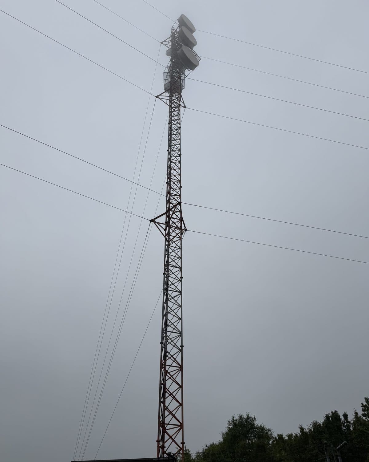 Clover, South Carolina: Guyed tower, 260 ft