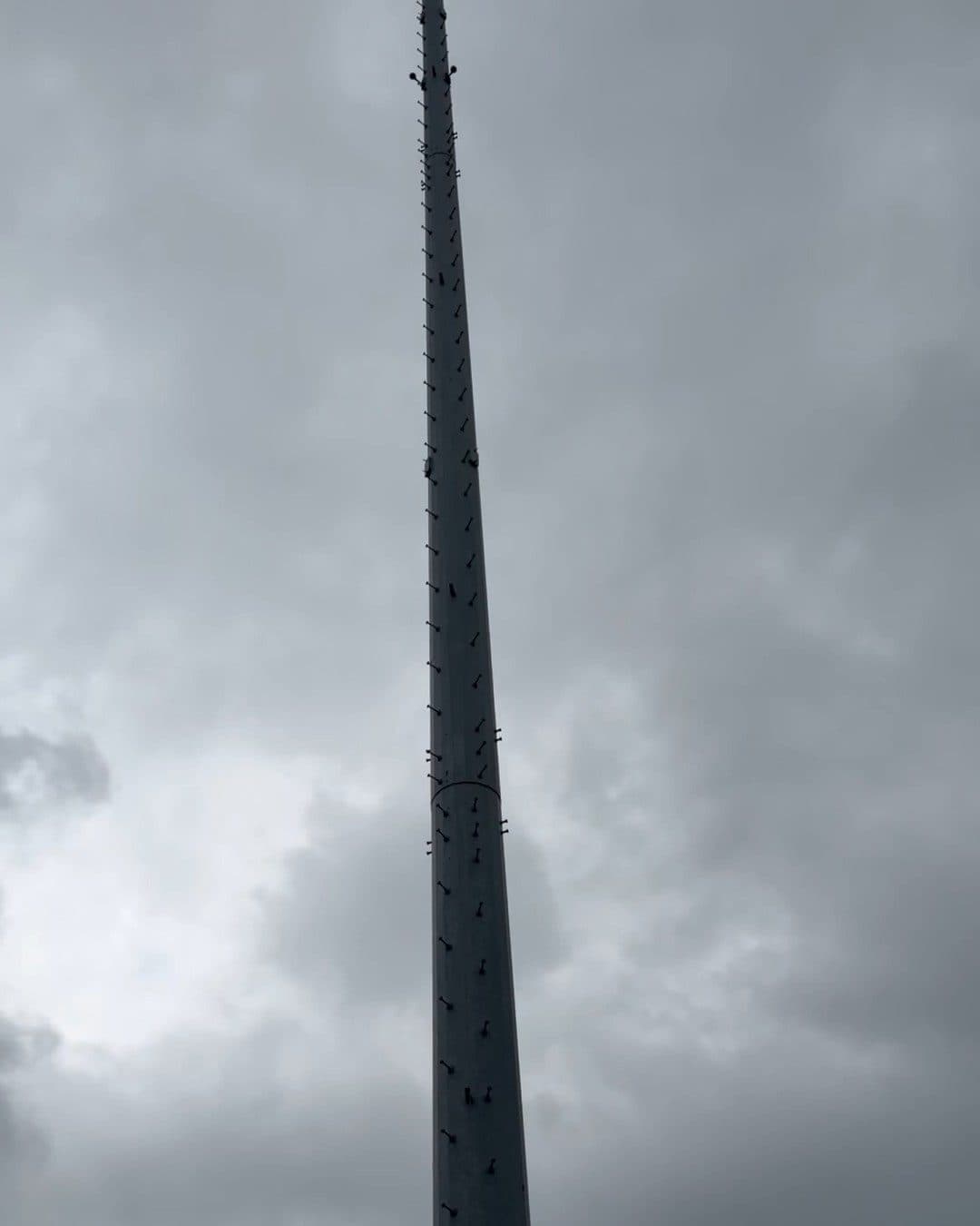 Huntsville/Rideout, Alabama: Monopole tower, 140 ft